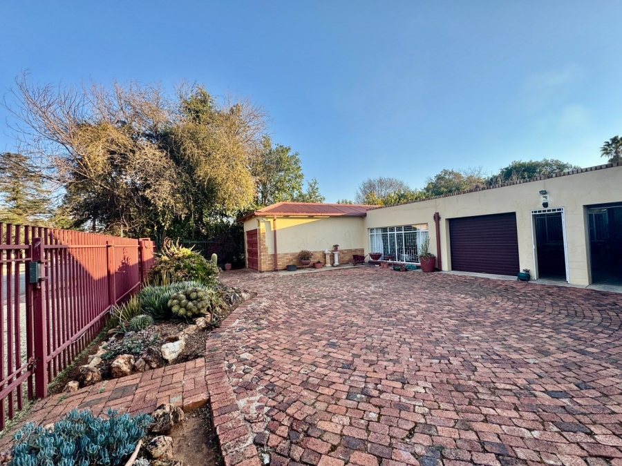 7 Bedroom Property for Sale in Die Bult North West